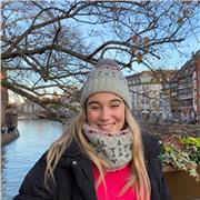 Docente di lingua spagnola impartisce lezioni di spagnolo, inglese, francese, italiano ed storia